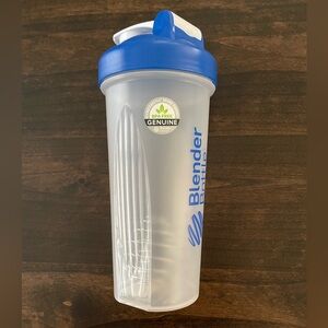 BlenderBottle 28oz Shaker Cup with Blue Lid